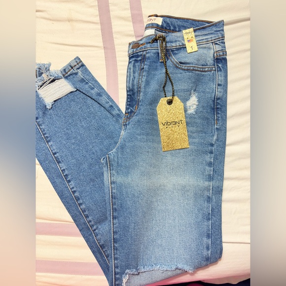 Vibrant Denim - Vibrant Women's Light Blue Ripped Skinny Jeans